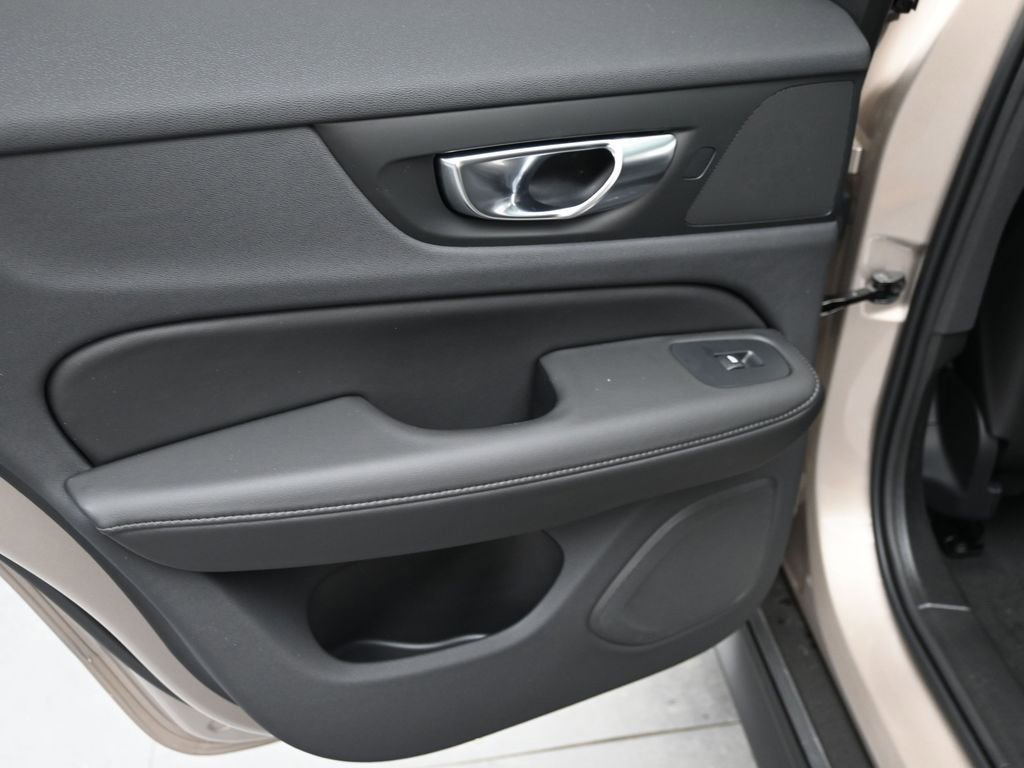New 2026 Volvo V60 B5 Cross Country Plus w/ Protection Package Premier image 26