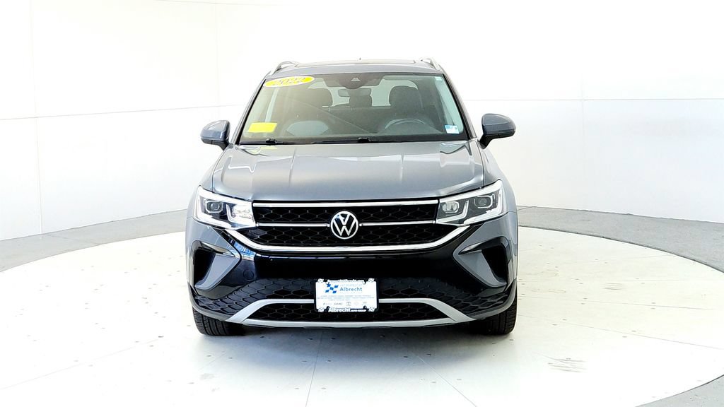 Used 2022 Volkswagen Taos SEL w/ Panoramic Sunroof Package AWD/4WD image 8