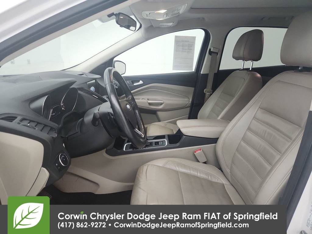 Used 2017 Ford Escape SE w/ SE Leather Comfort Package AWD/4WD image 18