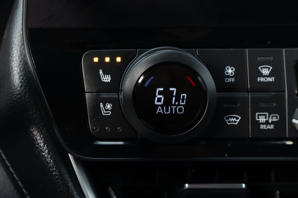 Used 2024 Toyota Grand Highlander Limited image 35