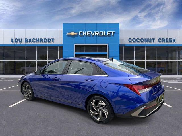 Used 2025 Hyundai Elantra Limited FWD image 6