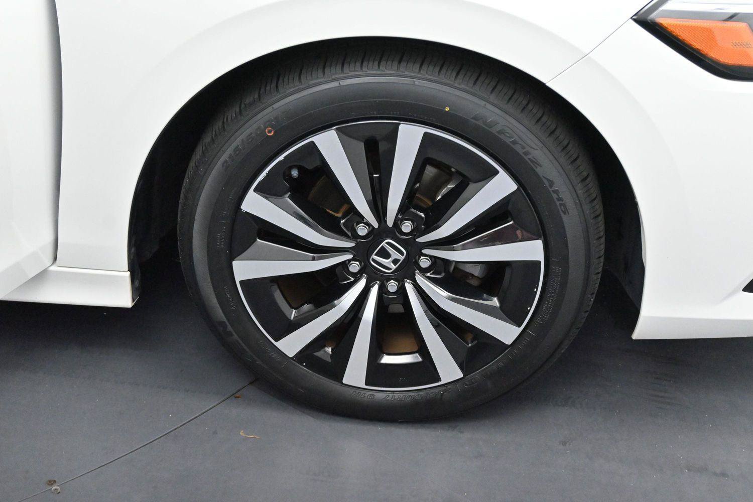 Used 2022 Honda Civic EX image 32