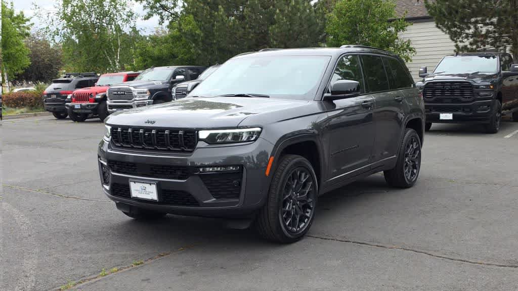 New 2026 Jeep Grand Cherokee Summit AWD/4WD image 4