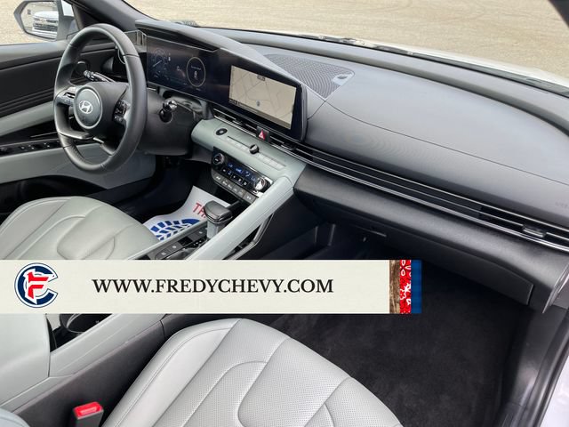 Used 2025 Hyundai Elantra Limited FWD image 37