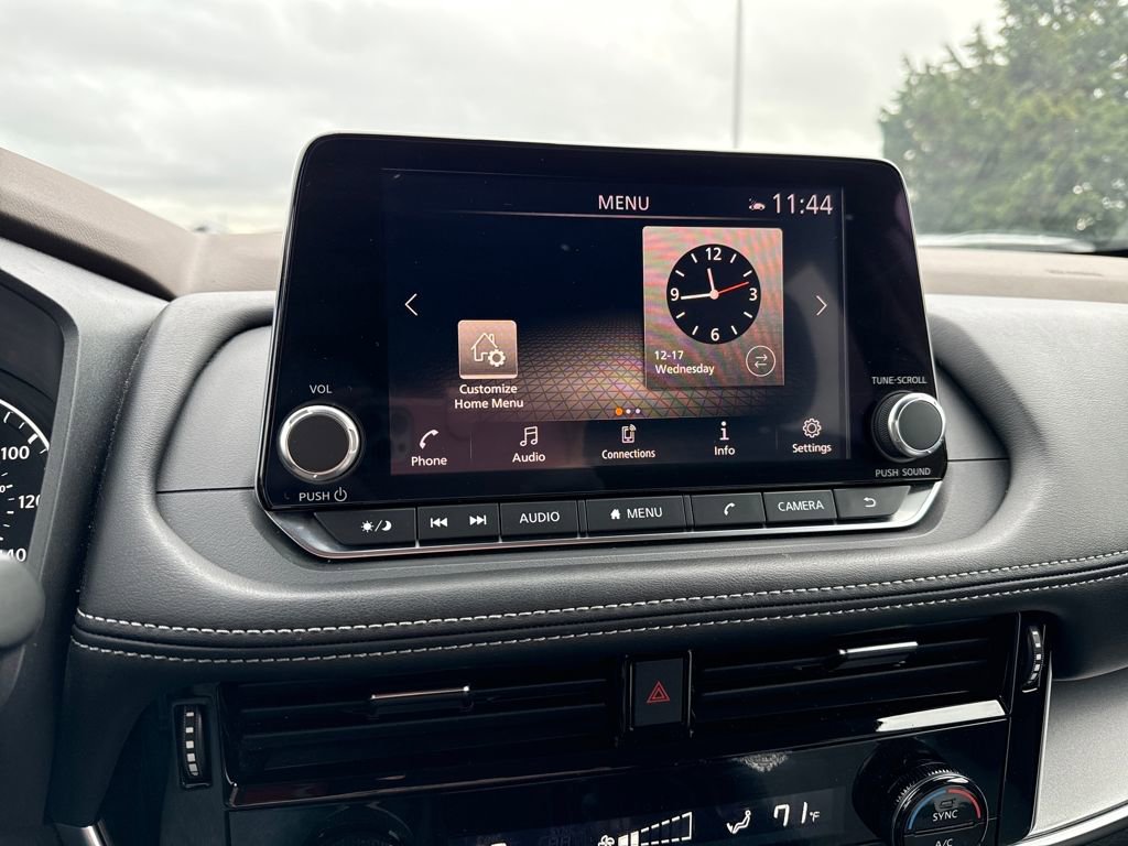 Used 2022 Nissan Rogue SV image 26