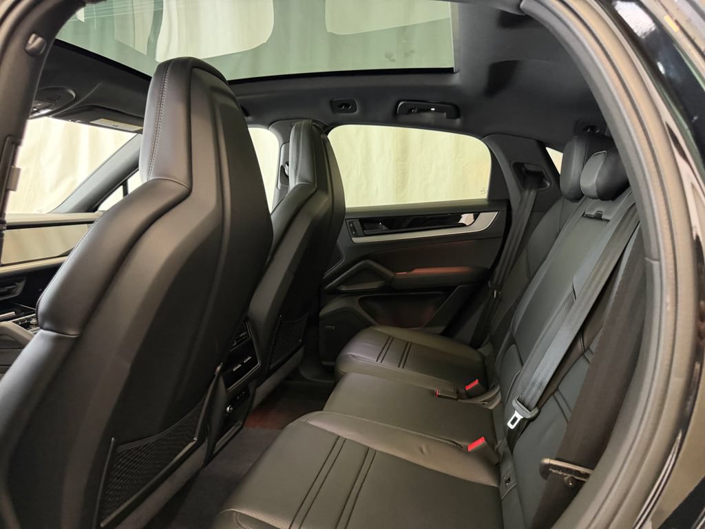 Certified 2026 Porsche Cayenne Coupe AWD/4WD image 24