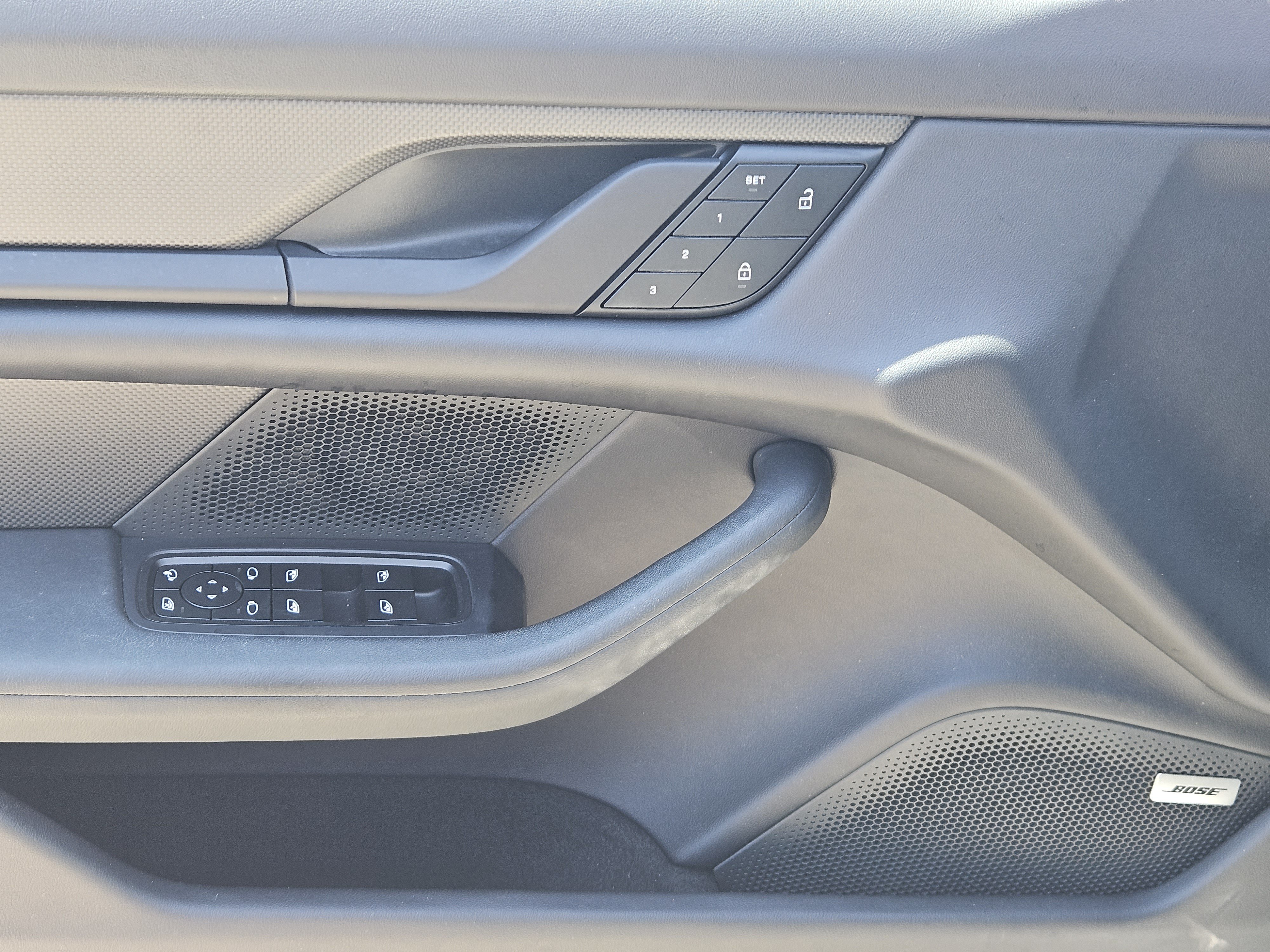 Certified 2022 Porsche Taycan RWD image 22