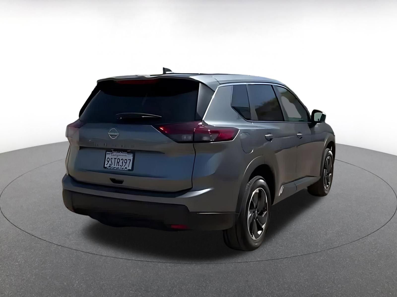 Used 2025 Nissan Rogue SV FWD image 14