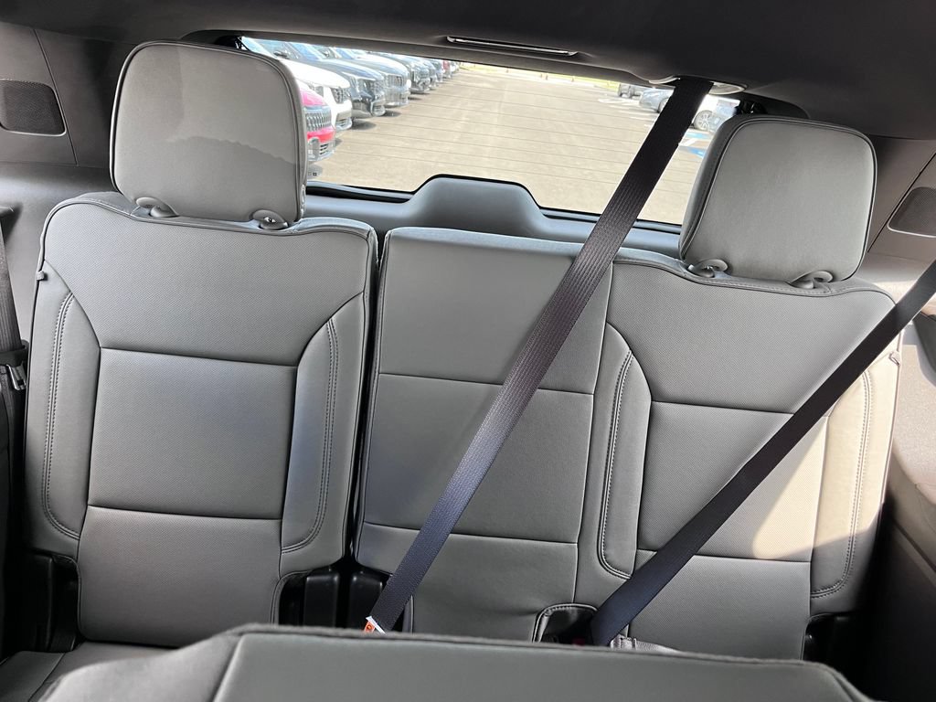 Used 2025 GMC Yukon Elevation AWD/4WD image 23