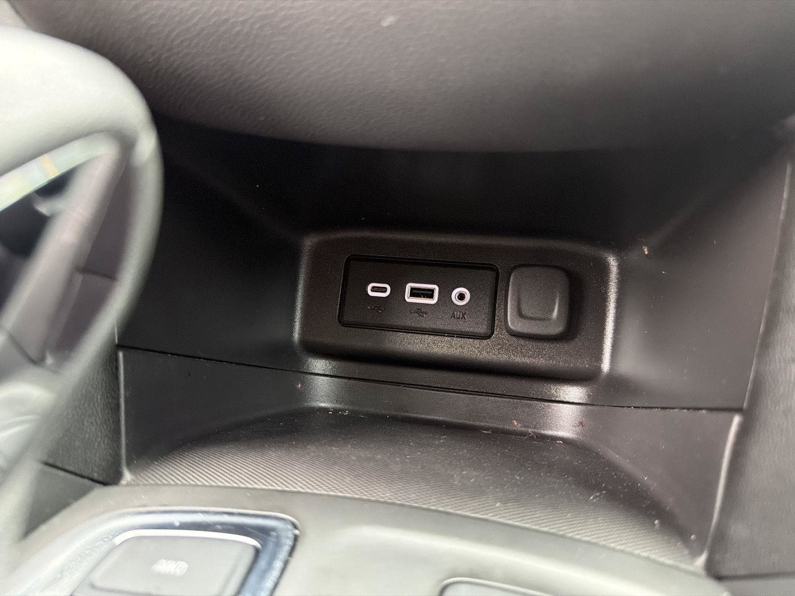Used 2022 Chevrolet Equinox LT AWD/4WD image 29