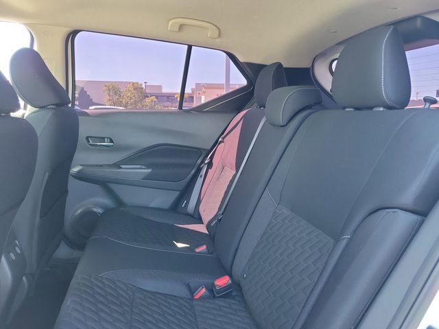 Used 2022 Nissan Kicks SV image 13