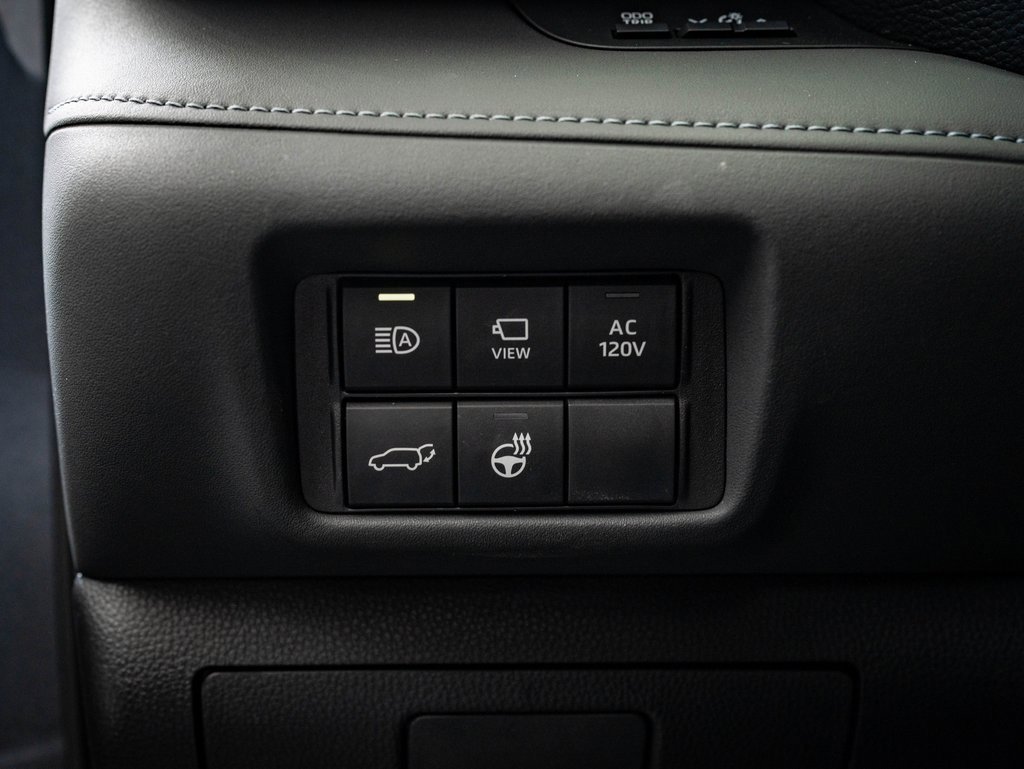 Used 2023 Toyota Highlander Platinum image 45