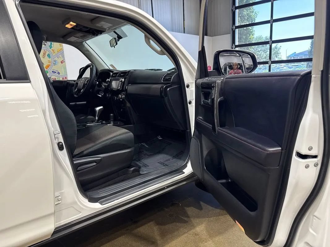 Used 2019 Toyota 4Runner TRD Off-Road AWD/4WD image 92