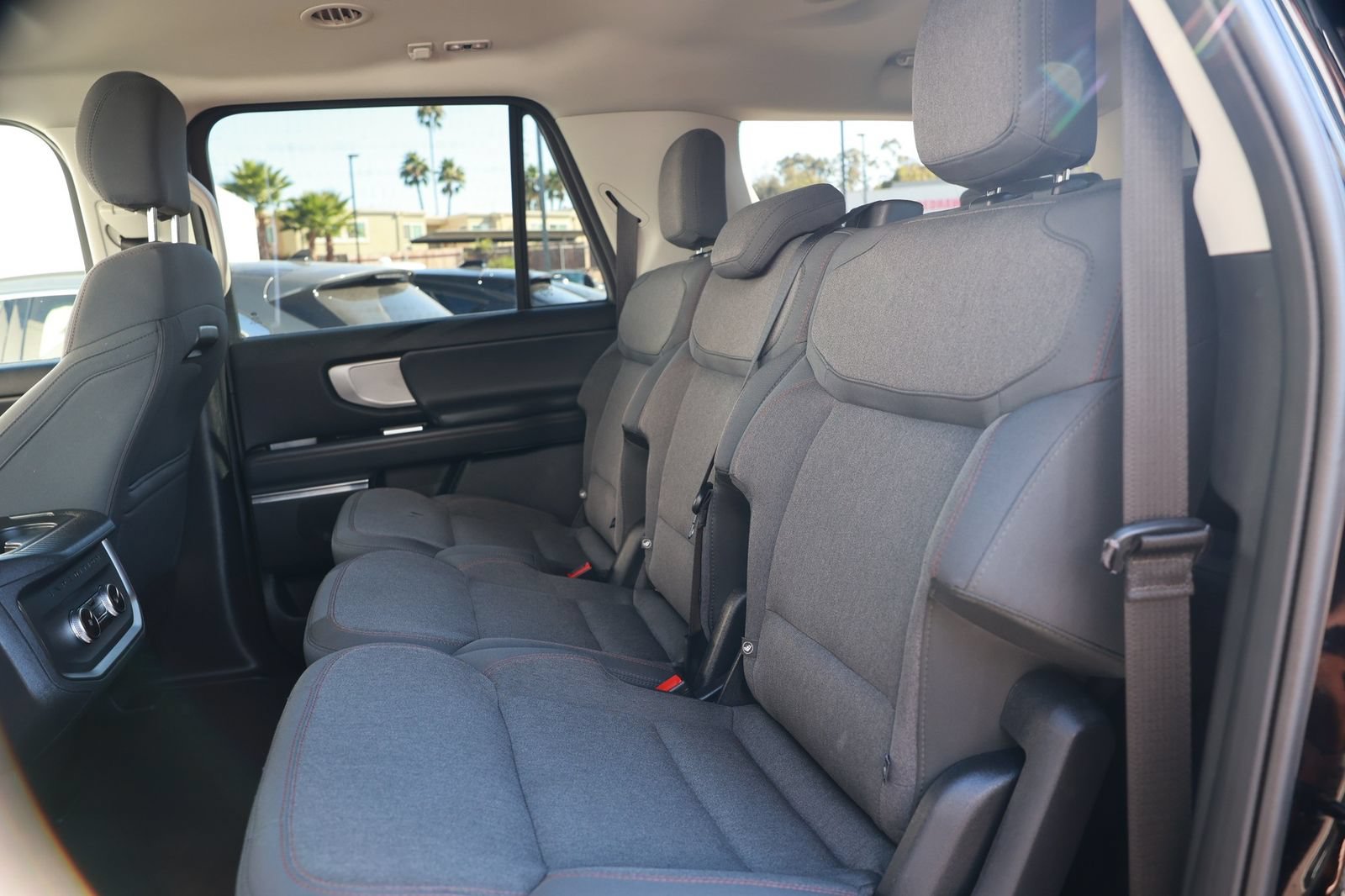 Used 2025 Ford Expedition Max Active AWD/4WD image 37