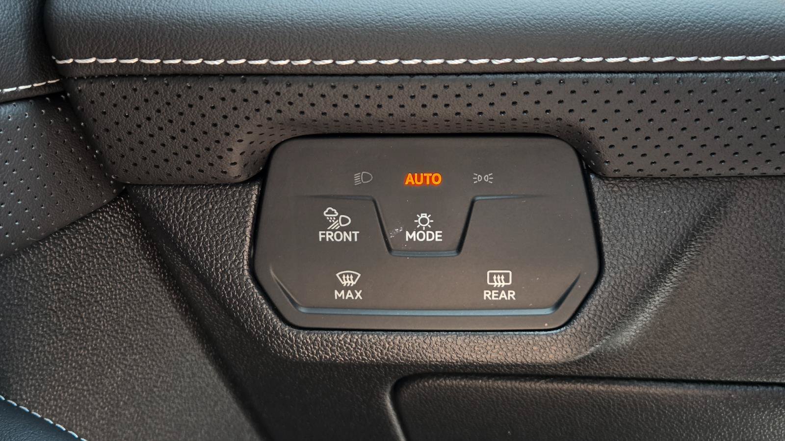 Used 2026 Volkswagen Atlas SE FWD image 24