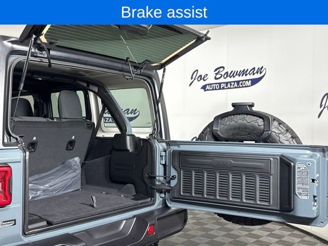 Used 2025 Jeep Wrangler Unlimited Rubicon image 16