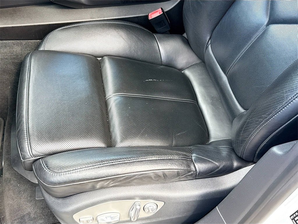 Used 2017 Porsche Cayenne S image 21