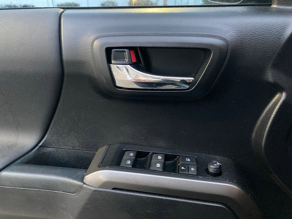 Used 2021 Toyota Tacoma TRD Pro AWD/4WD image 15