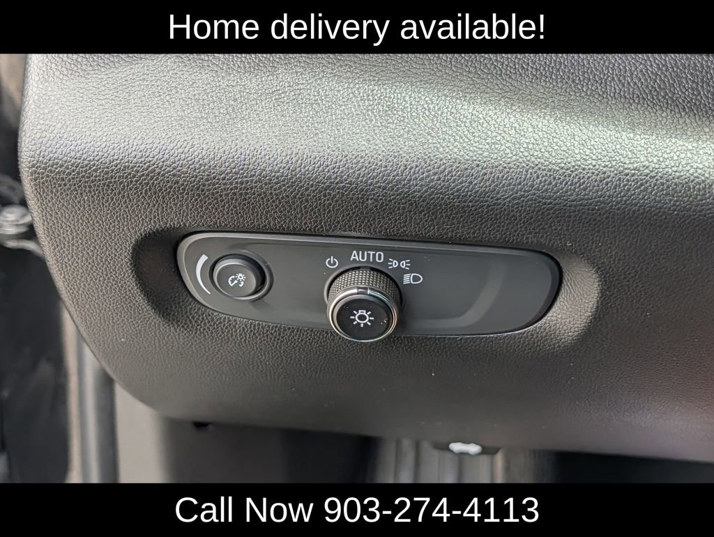 Used 2023 Chevrolet Traverse RS FWD image 25