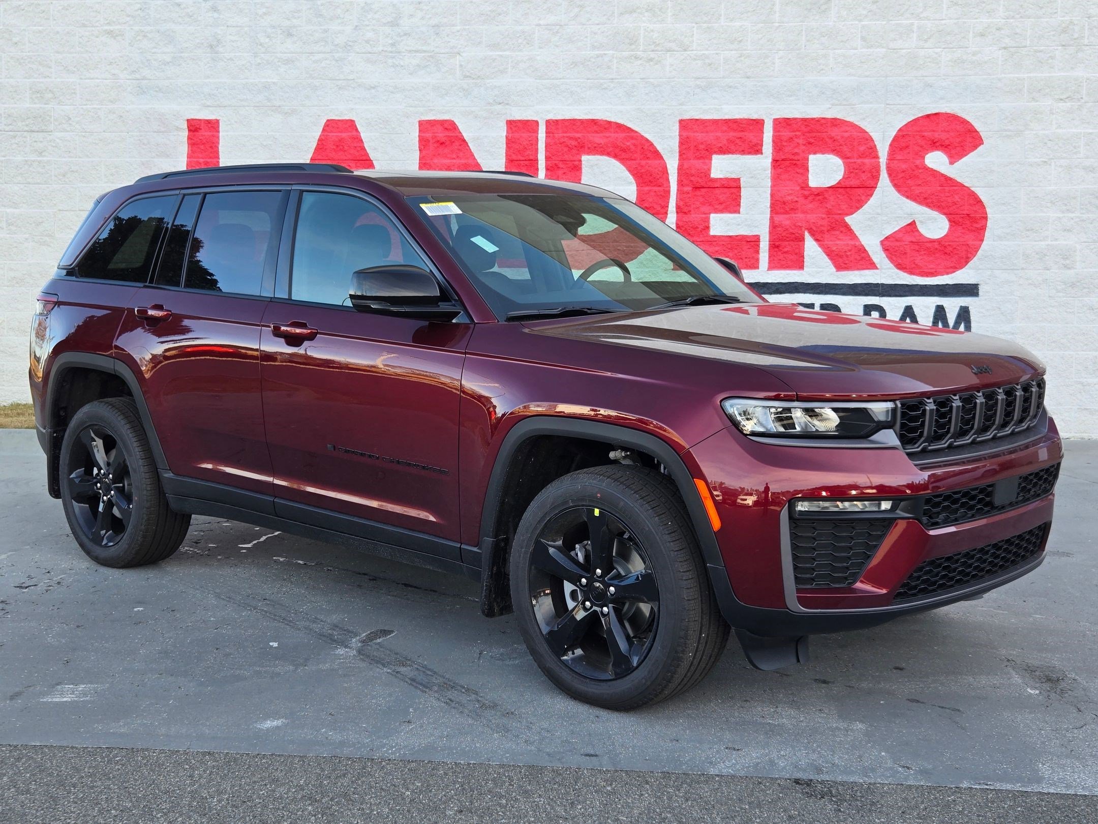 New 2026 Jeep Grand Cherokee Limited w/ Limited Altitude Package