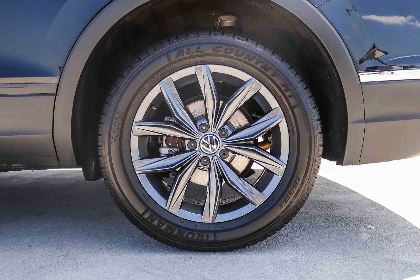 Certified 2022 Volkswagen Tiguan SE FWD image 10