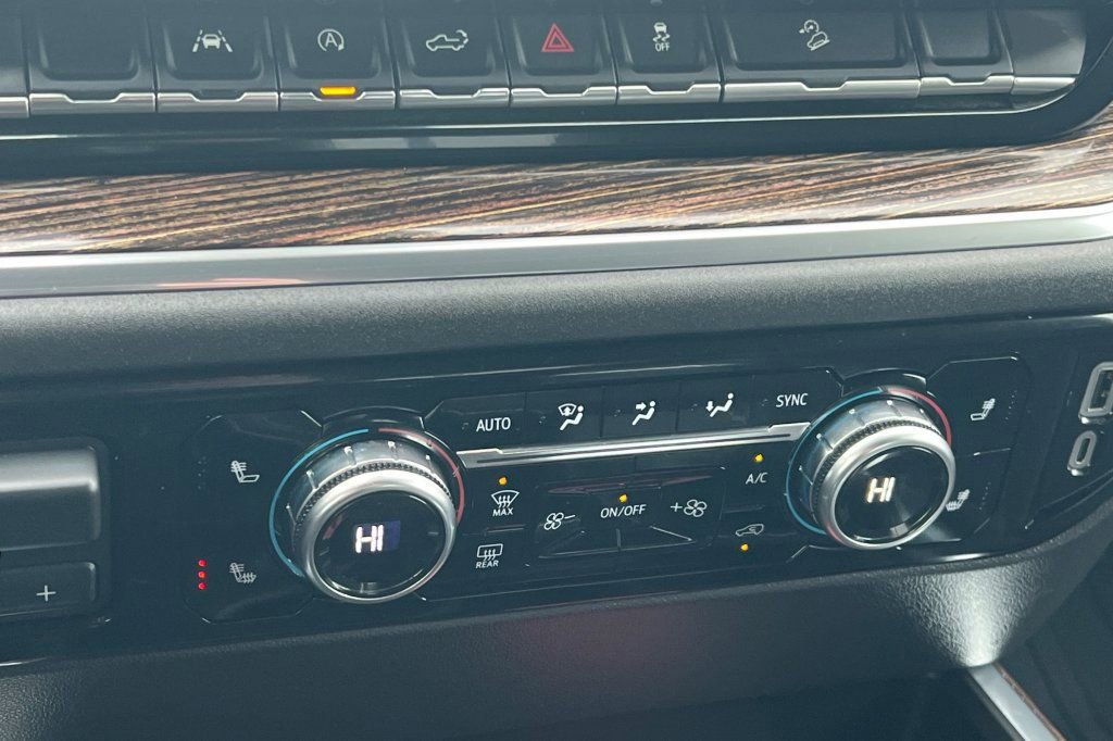 Used 2023 GMC Sierra 1500 Elevation w/ Preferred Package image 17