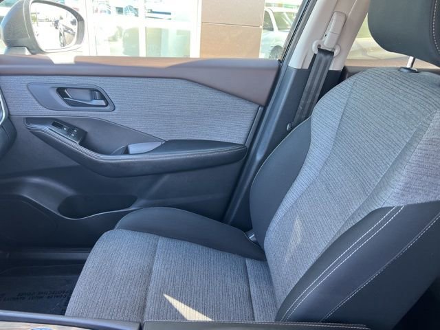 Used 2022 Nissan Rogue S image 7