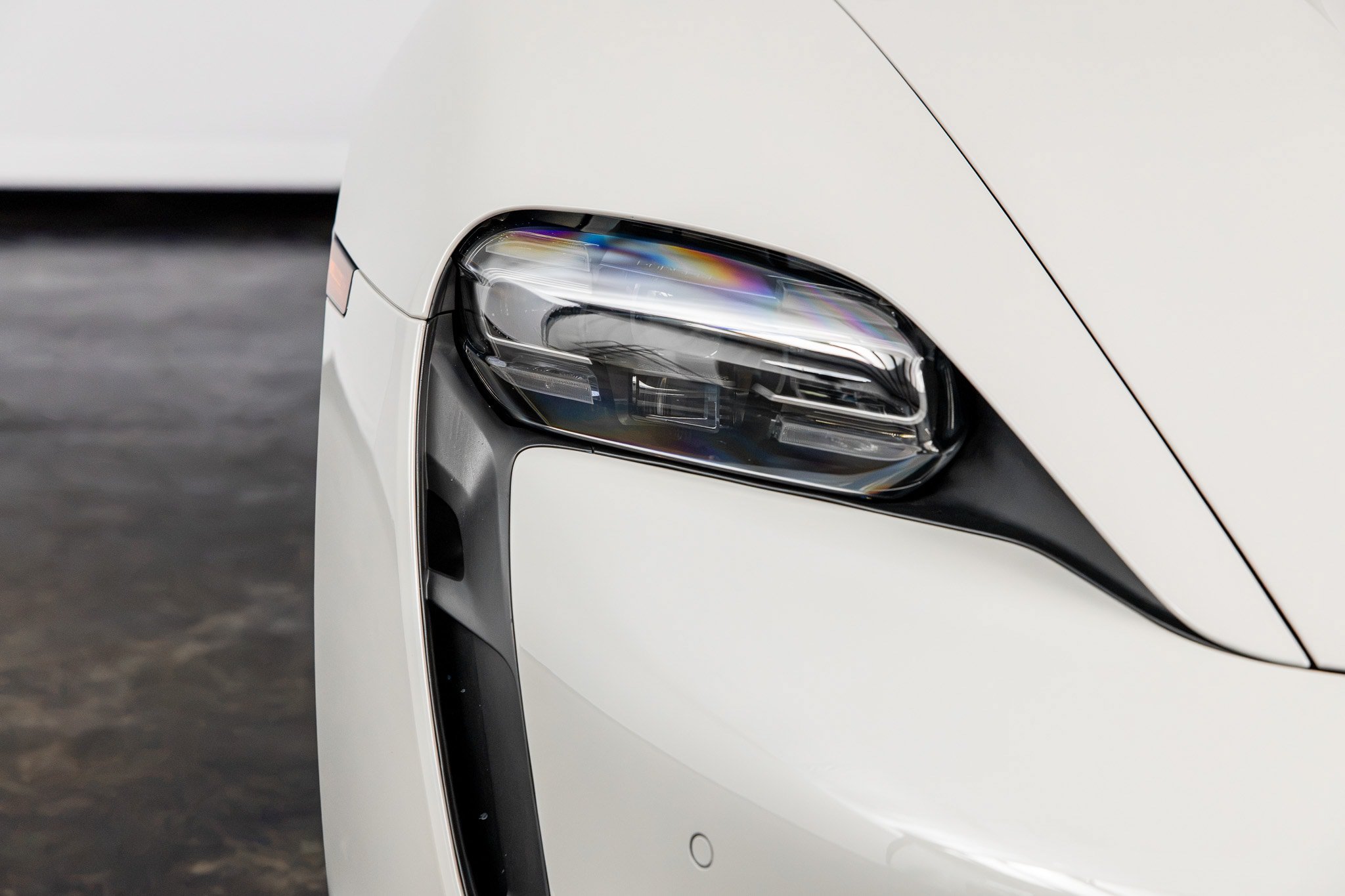 Used 2021 Porsche Taycan RWD image 3