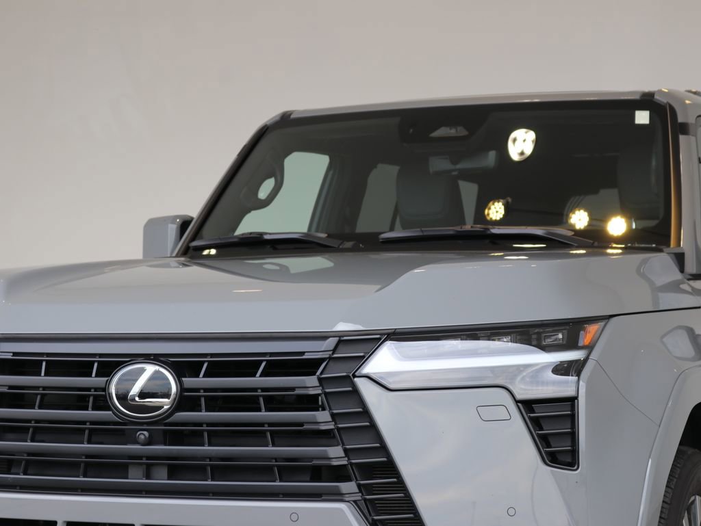 Used 2024 Lexus GX 550 w/ Accessory Package (Z1) image 11