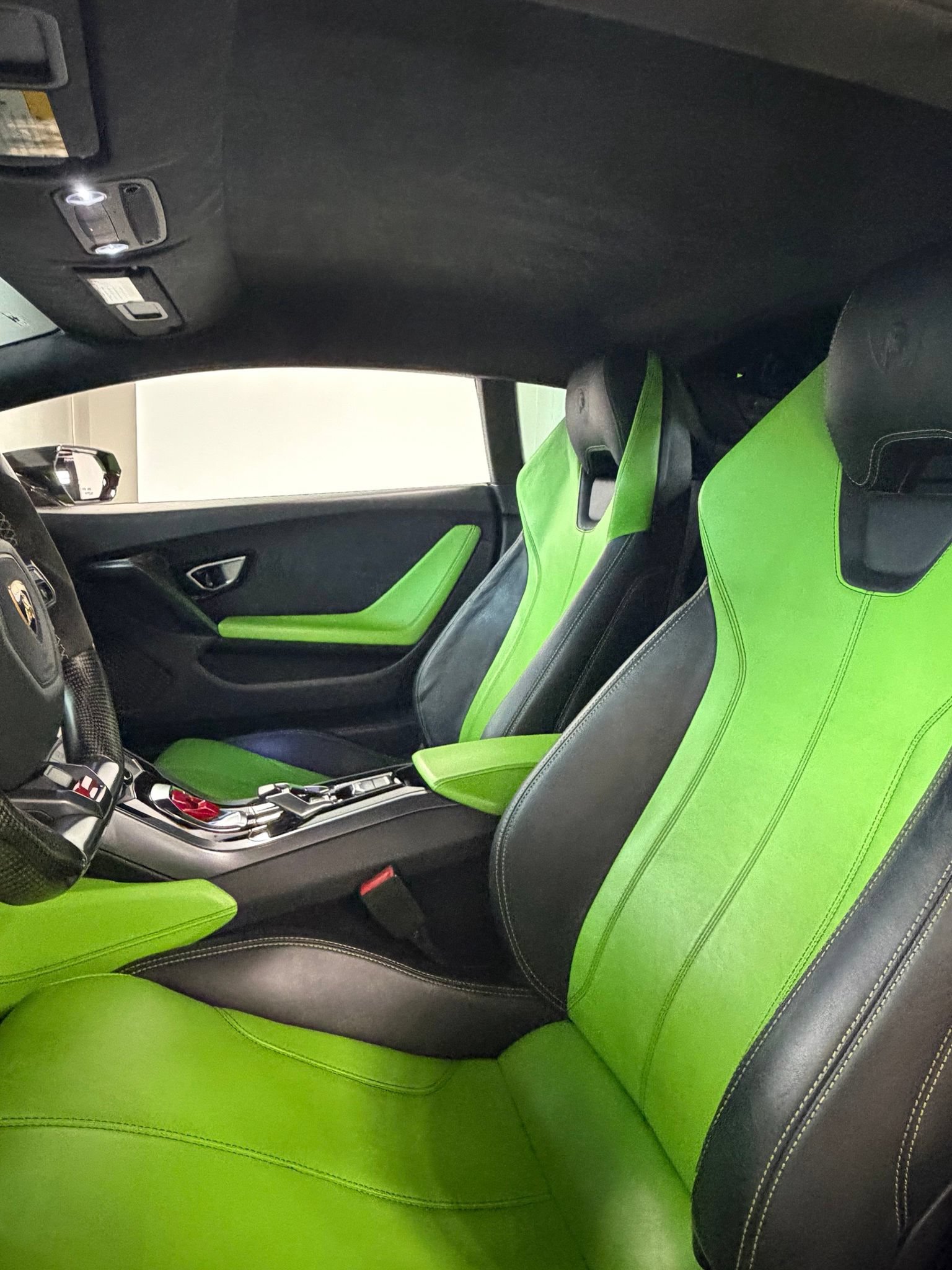 Used 2015 Lamborghini Huracan LP 610-4 AWD/4WD image 8