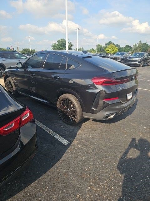 Used 2025 BMW X6 xDrive40i w/ Climate Comfort Package AWD/4WD image 2