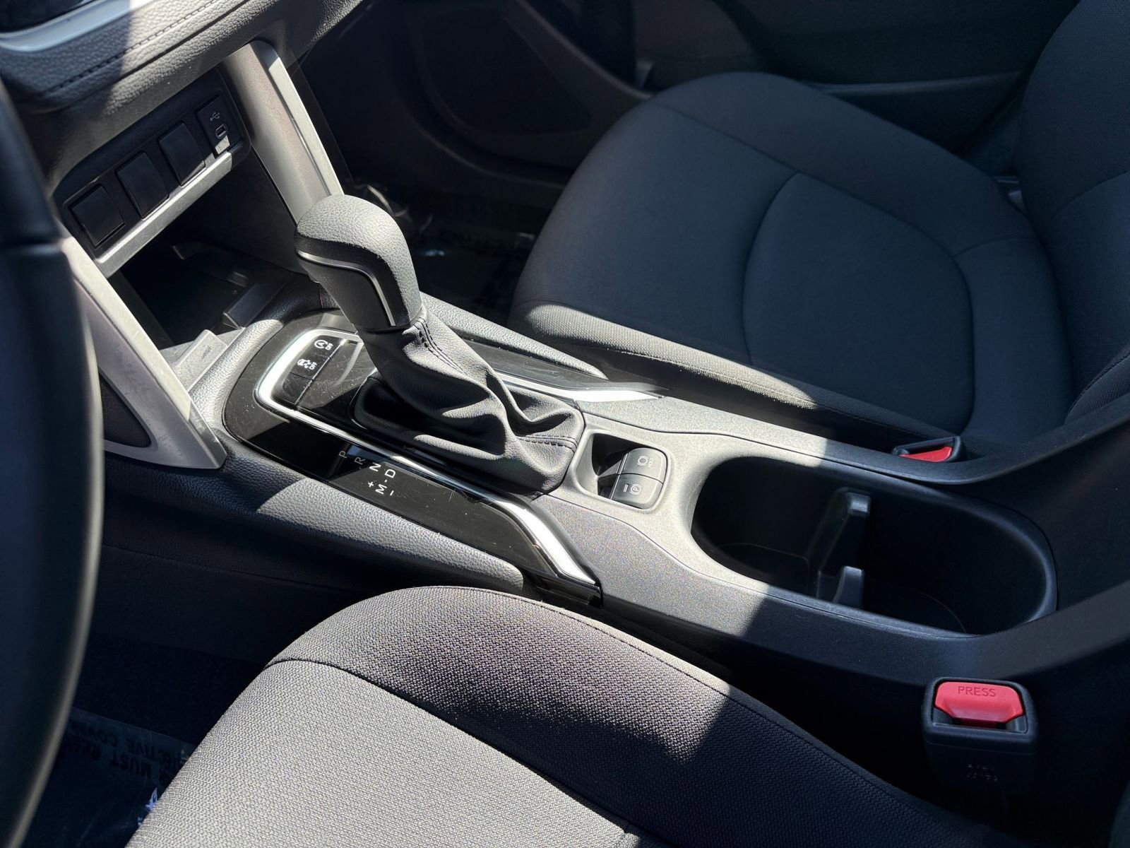 Used 2025 Toyota Corolla Cross LE image 37