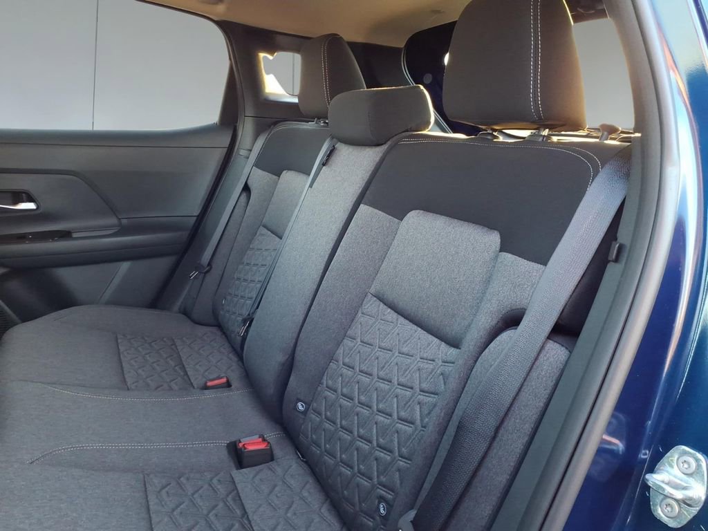 New 2025 Nissan Kicks SV image 24