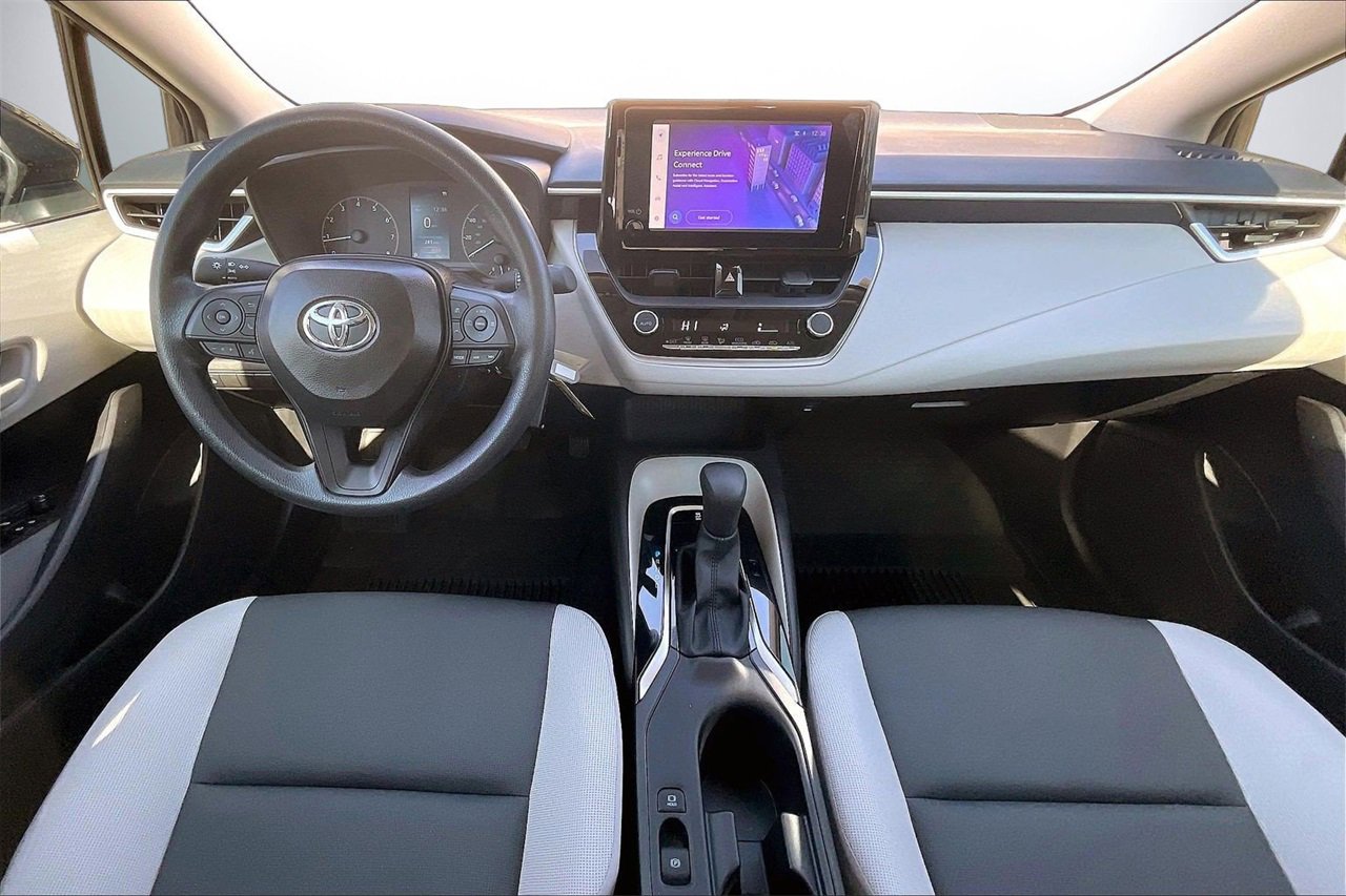 Used 2025 Toyota Corolla LE image 16