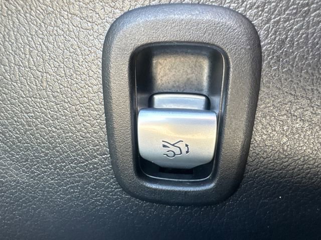 Used 2025 Mercedes-Benz C 300 4MATIC Sedan image 29