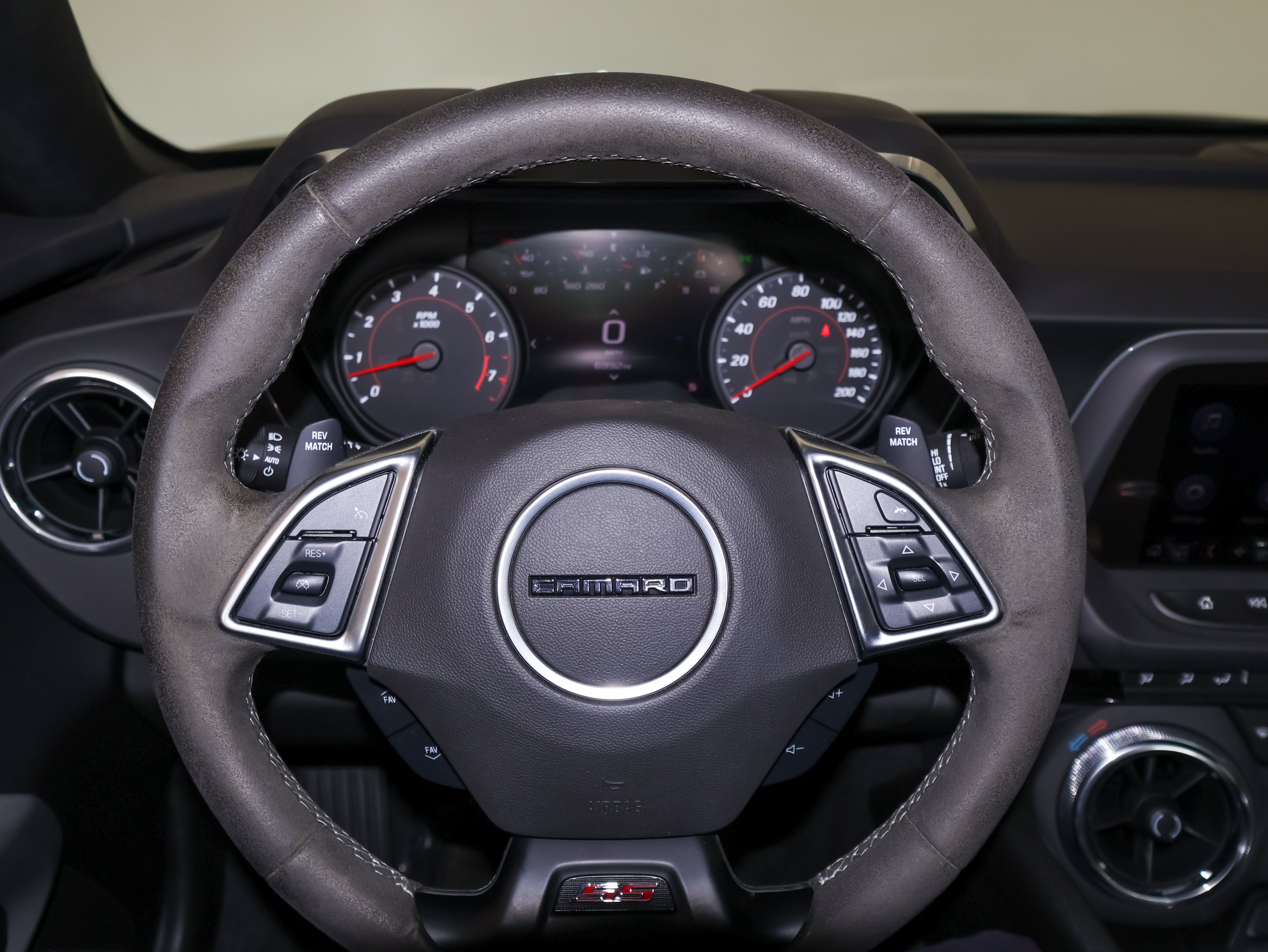 Used 2019 Chevrolet Camaro SS RWD image 27