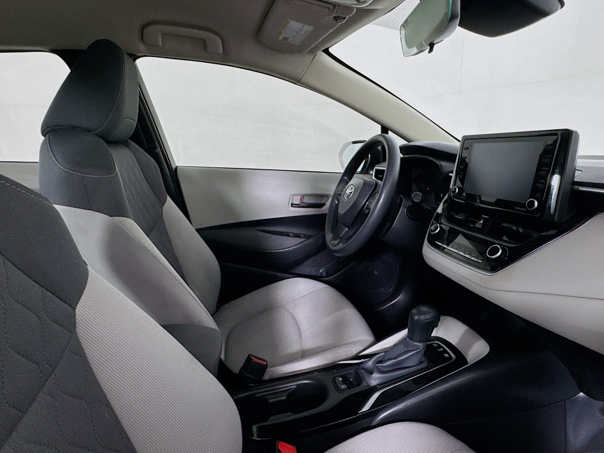 Used 2022 Toyota Corolla LE FWD image 27