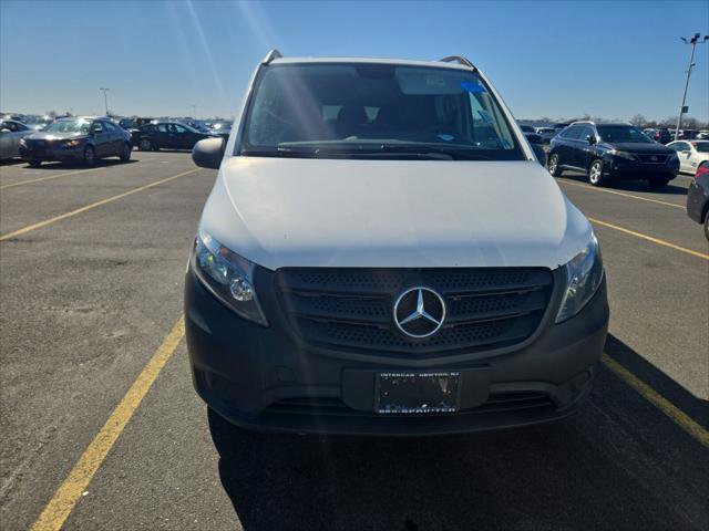 Used 2016 Mercedes-Benz Metris Passenger image 3