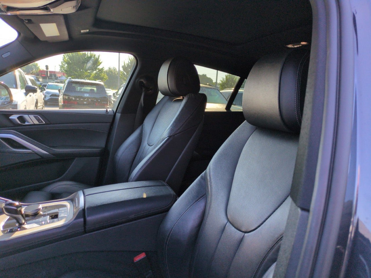 Used 2021 BMW X6 xDrive40i AWD/4WD image 14