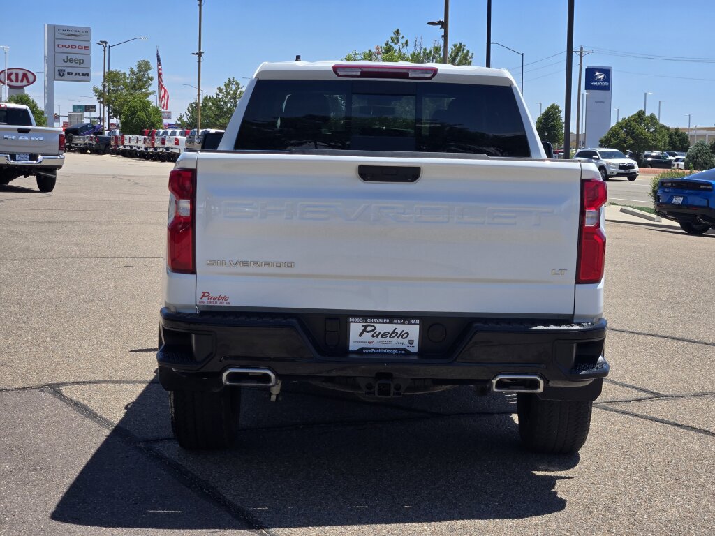 Used 2025 Chevrolet Silverado 1500 LT Trail Boss w/ Convenience Package II AWD/4WD image 4