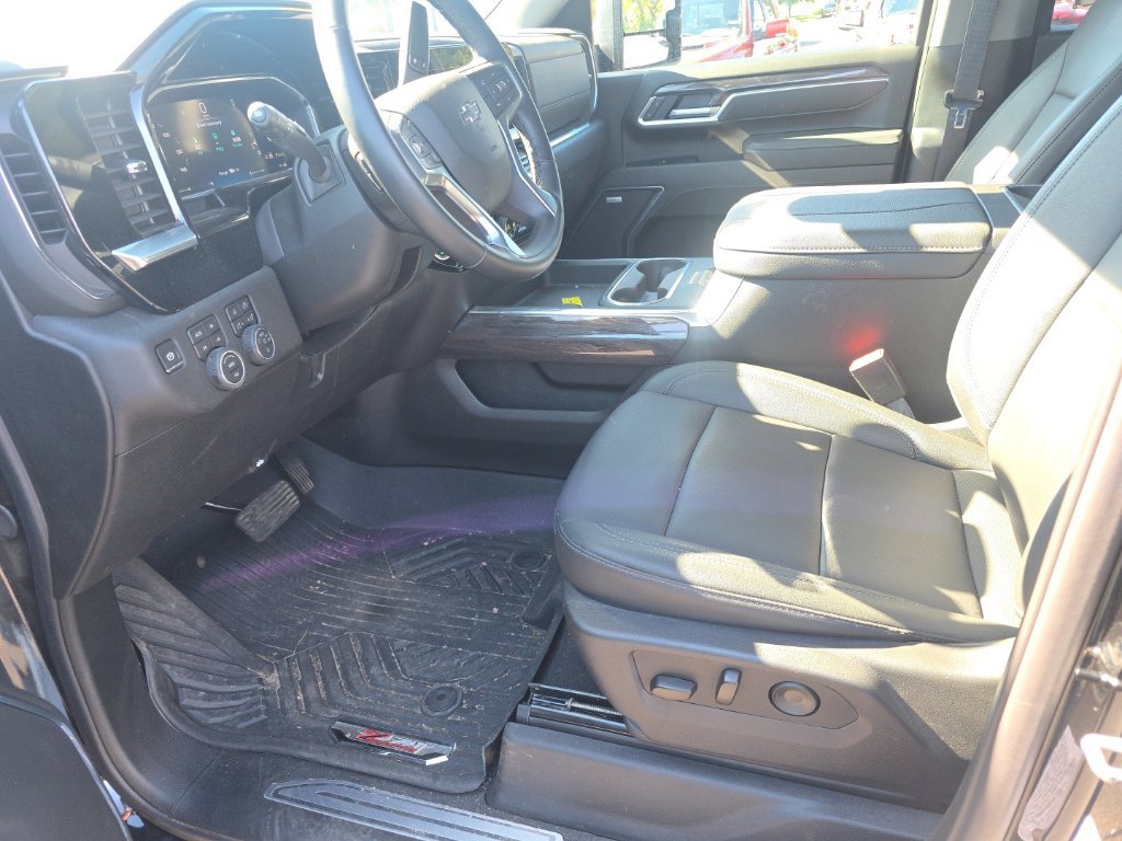 Used 2026 Chevrolet Silverado 2500 LTZ w/ LTZ Plus Package AWD/4WD image 12