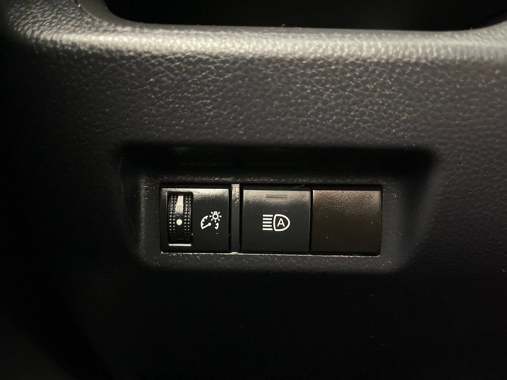 Certified 2021 Toyota RAV4 LE FWD image 28
