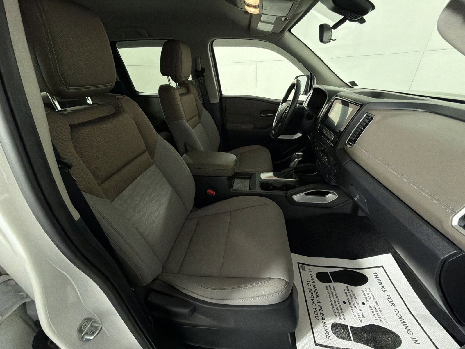 Used 2024 Nissan Frontier SV w/ SV Convenience Package image 26