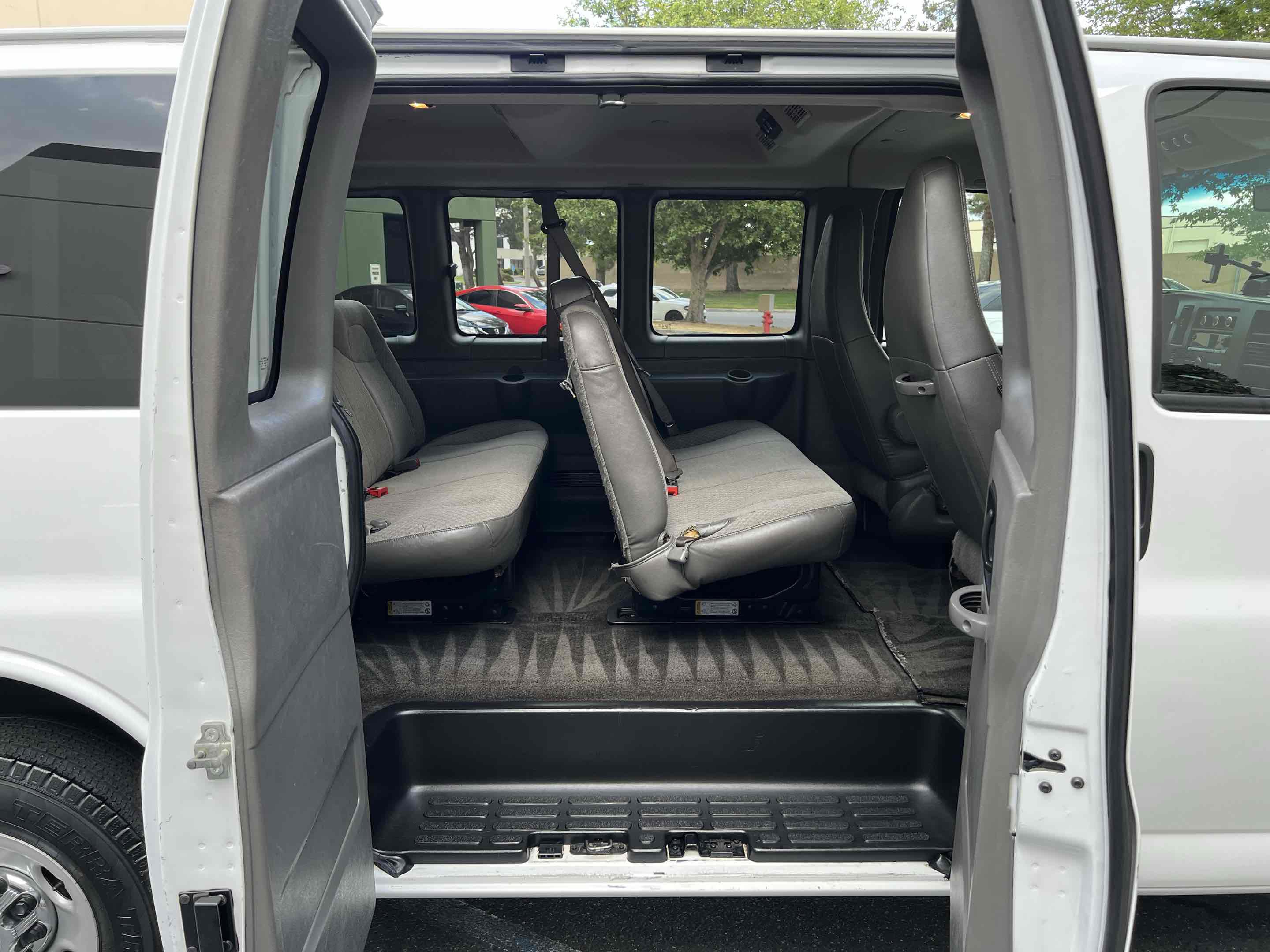 Used 2018 Chevrolet Express 3500 LT w/ LT Preferred Equipment Group RWD image 27