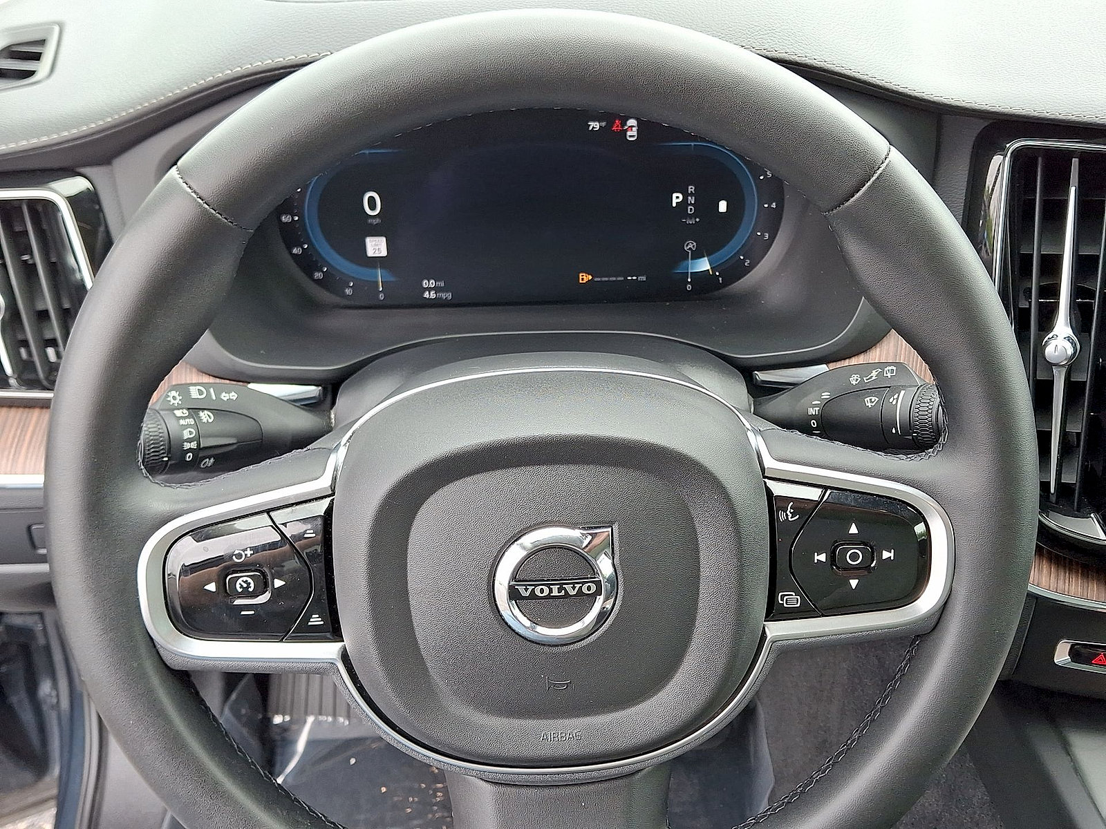 Used 2023 Volvo XC60 B6 Ultimate w/ Protection Package Premier AWD/4WD image 16