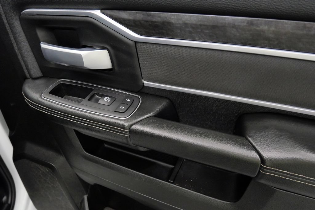 Used 2024 RAM 3500 Big Horn AWD/4WD image 17