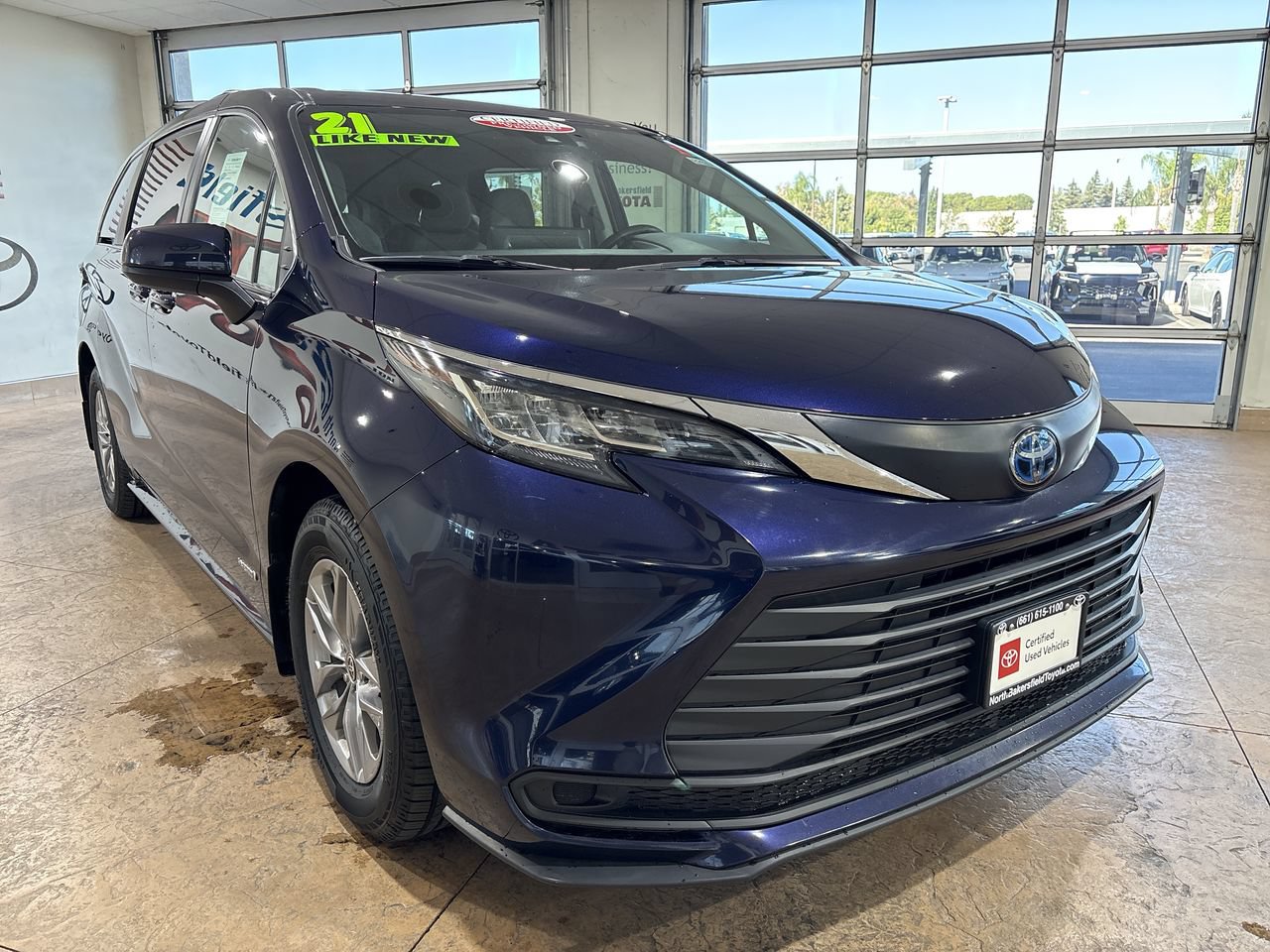 Certified 2021 Toyota Sienna LE FWD image 4