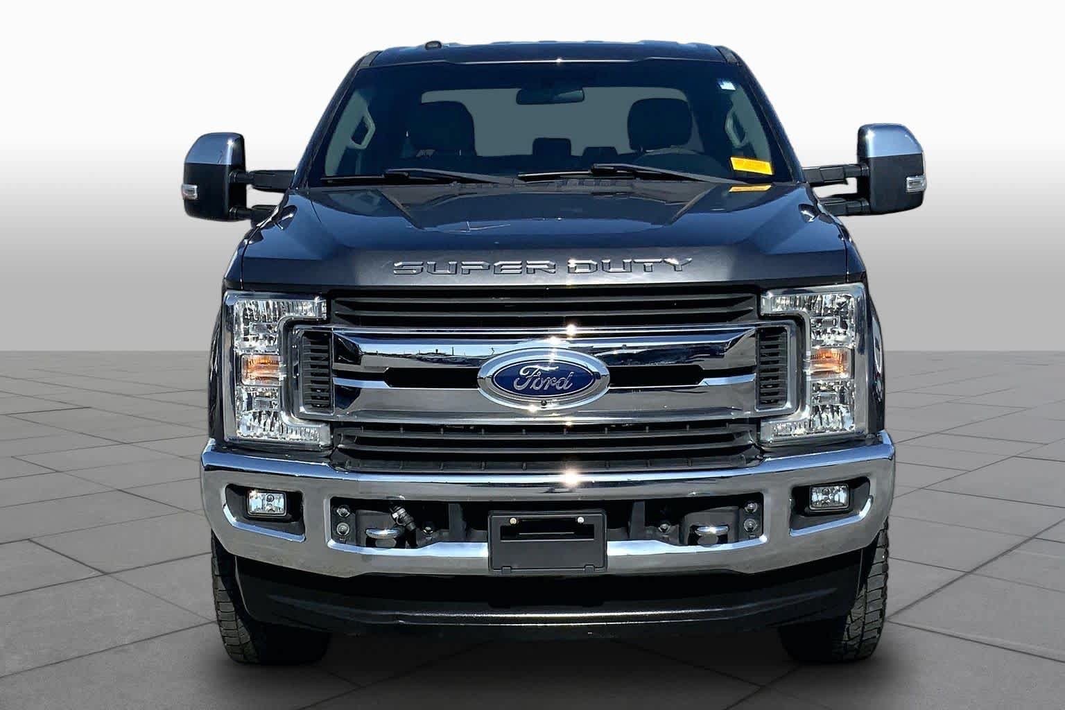 Used 2018 Ford F250 XLT w/ XLT Premium Package AWD/4WD image 4