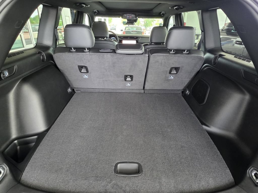 New 2026 Jeep Grand Cherokee Limited w/ Limited Altitude Package RWD image 15