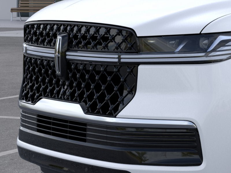 New 2026 Lincoln Navigator Reserve w/ Jet Appearance Package AWD/4WD image 17